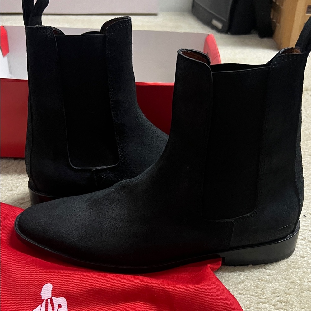 Elegant Black Men's Chelsea Boots